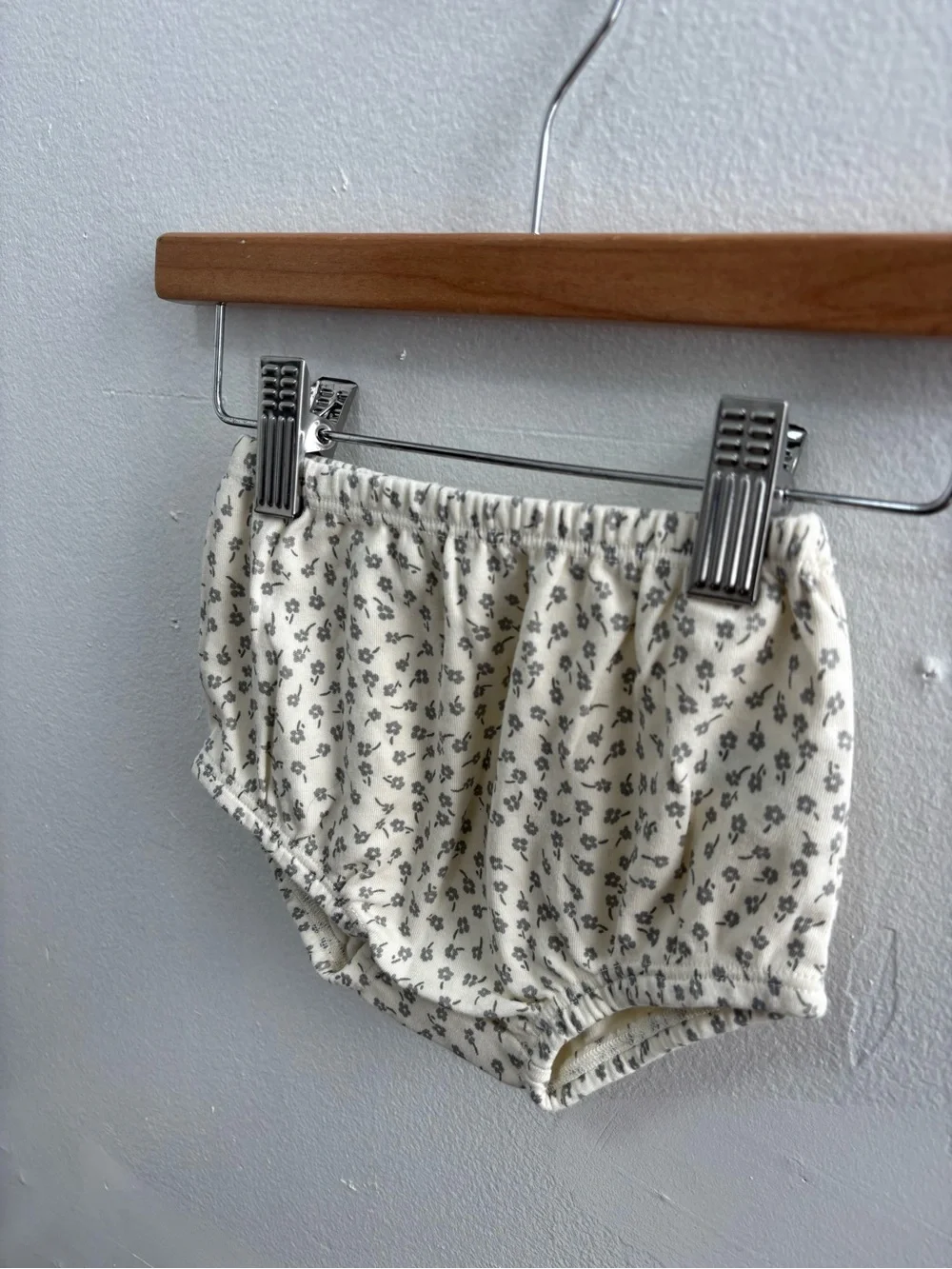 Quincy Mae Organic Cotton Ditsy Floral Gathered Baby Bloomer 3-6m